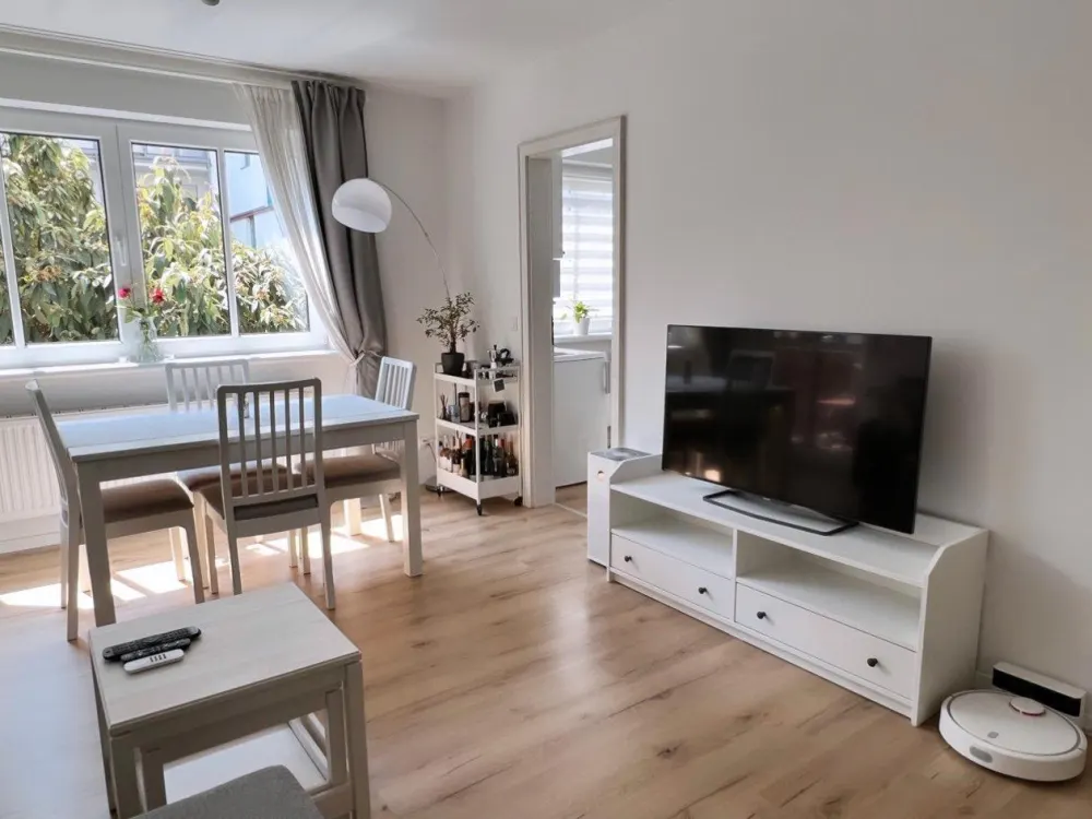 Schöne möblierte 2-Zimmer-Wohnung in Leipzig-Plagwitz mit Balkon