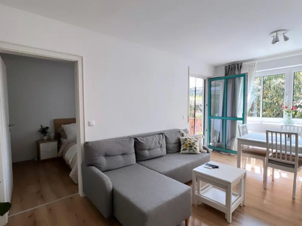 Schöne möblierte 2-Zimmer-Wohnung in Leipzig-Plagwitz mit Balkon