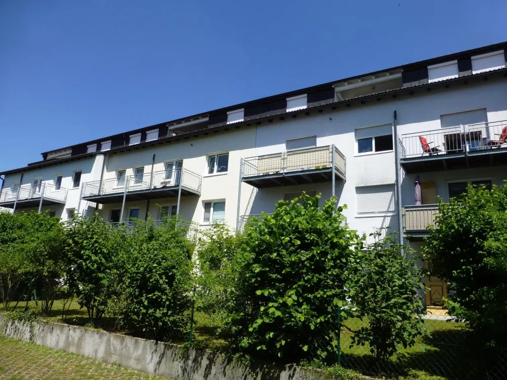 Schmuckstück - 1 - Zimmer - EG - Terrassenwohnung -neu renoviert
