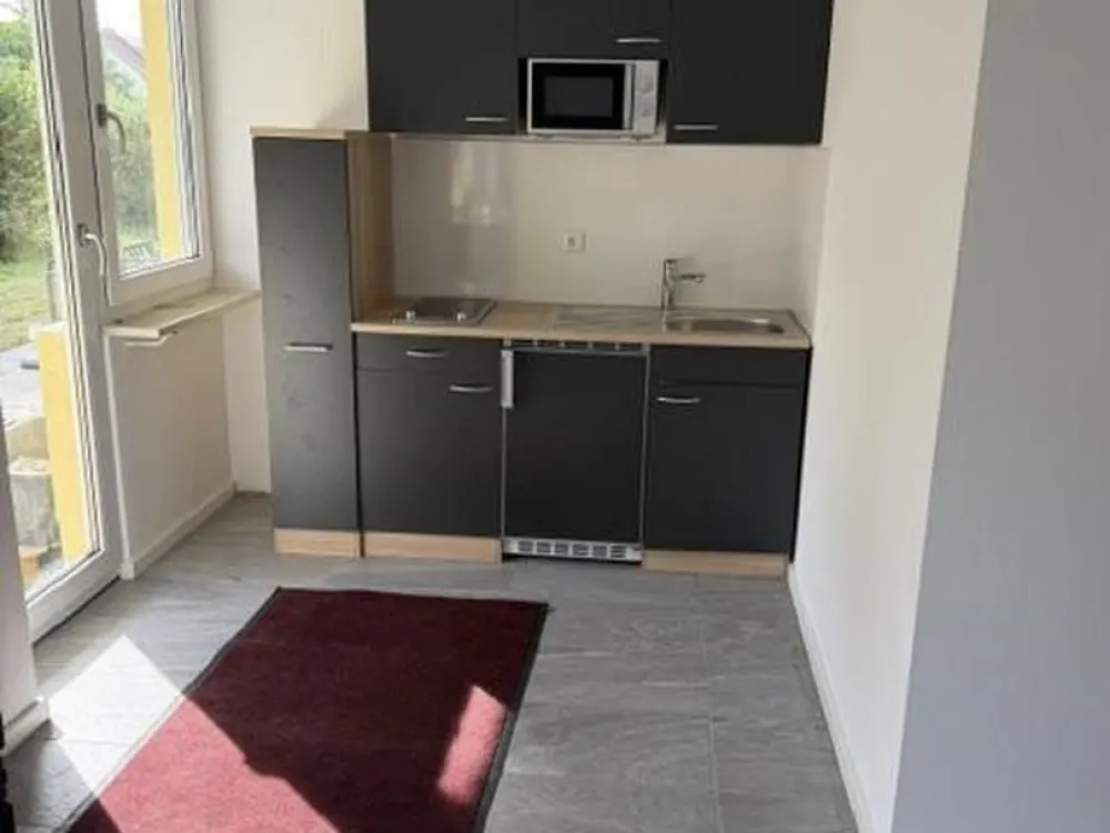 Schmuckstück - 1 - Zimmer - EG - Terrassenwohnung -neu renoviert