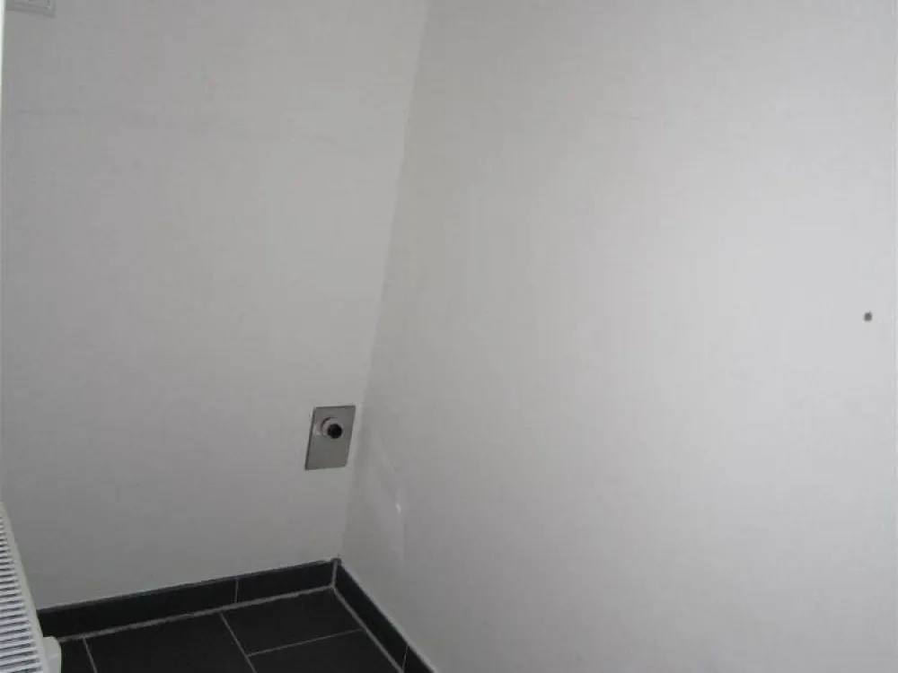 Vermietung einer hellen 3 Zimmer Wohnung mit Balkon, Aufzug und Tiefgaragenstellplatz im Seegershof!