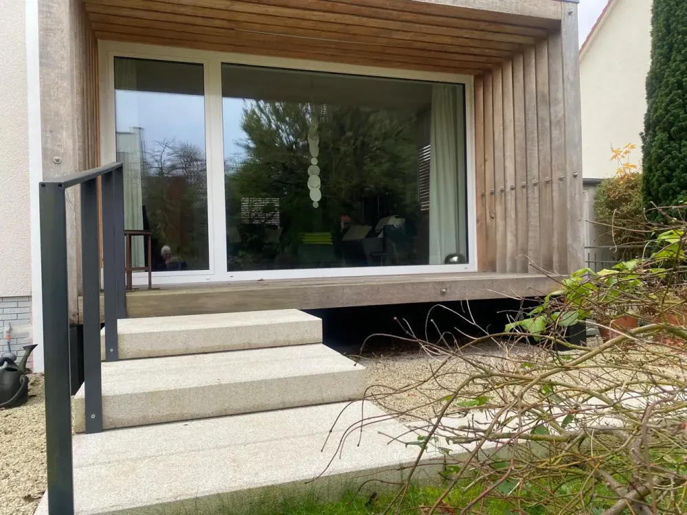 Aussergewöhnlich! 2-Zimmer-EG-Traum-Wohnung Luxusinventar Balkon+Terrasse+Garten+neue EBK
