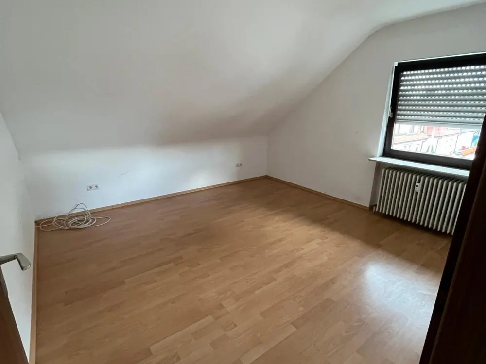 3-Zimmer-Wohnung, 85 m², ab sofort frei