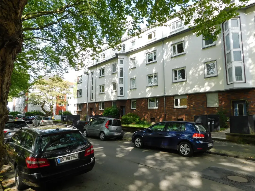 Spacious 2-Room Apartment Awaits a Nice Resident!