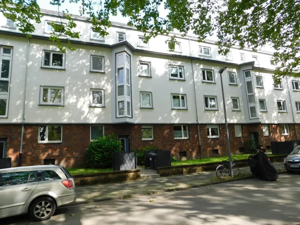 Spacious 2-Room Apartment Awaits a Nice Resident!