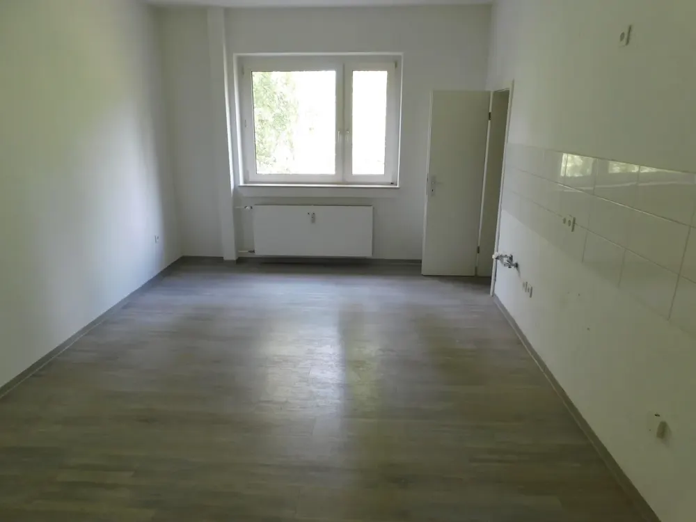Spacious 2-Room Apartment Awaits a Nice Resident!