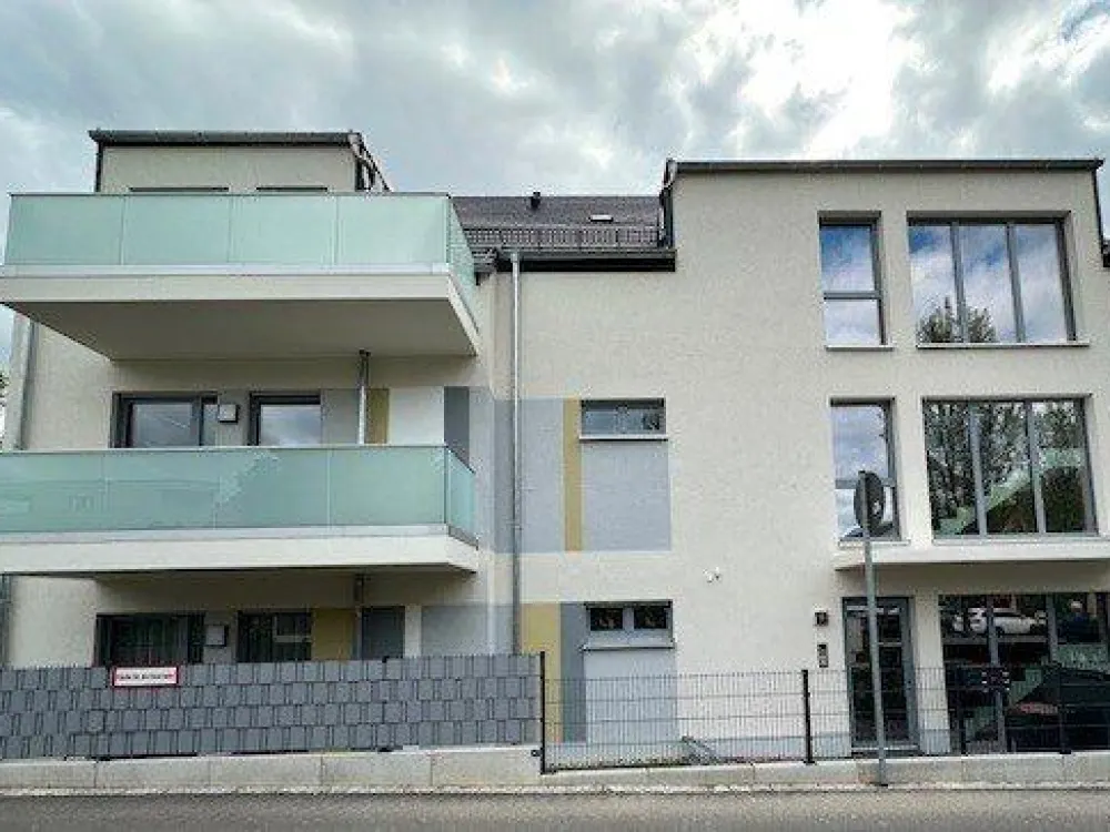 2026-13 Modernes Wohnen mit Studiocharakter - Schöne 2-Zimmer-Neubauwohnung mit Balkon und Stellplatz in Radebeul zu vermieten