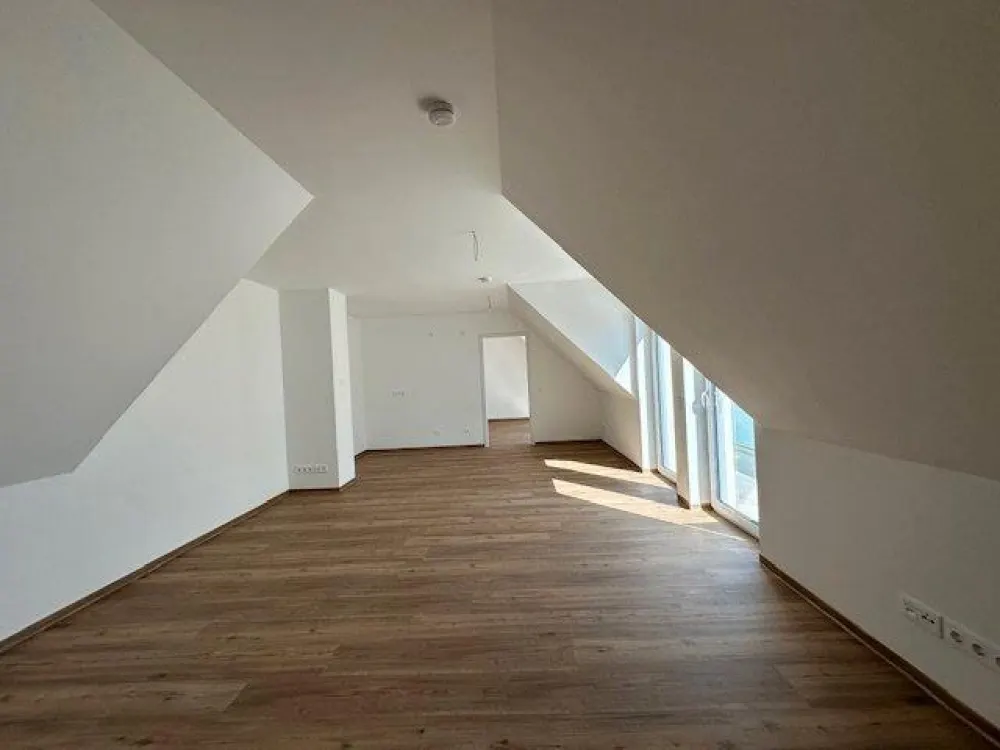2026-13 Modernes Wohnen mit Studiocharakter - Schöne 2-Zimmer-Neubauwohnung mit Balkon und Stellplatz in Radebeul zu vermieten