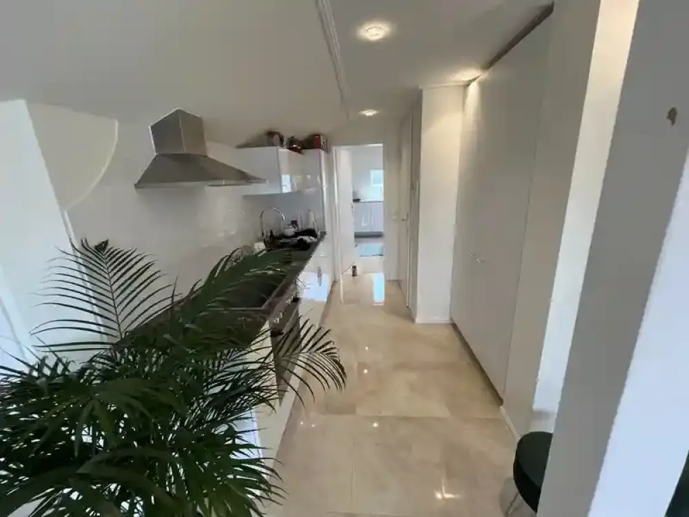 Helle 2-Zimmer-Dachgeschosswohnung, 40 m², Pauschalmiete 890 € all-inclusive