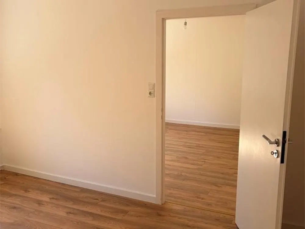 Helle, renovierte 2-Zimmer-Wohnung nahe dem S-Bahnhof