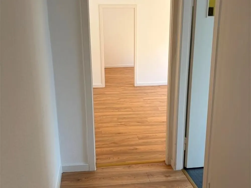 Helle, renovierte 2-Zimmer-Wohnung nahe dem S-Bahnhof