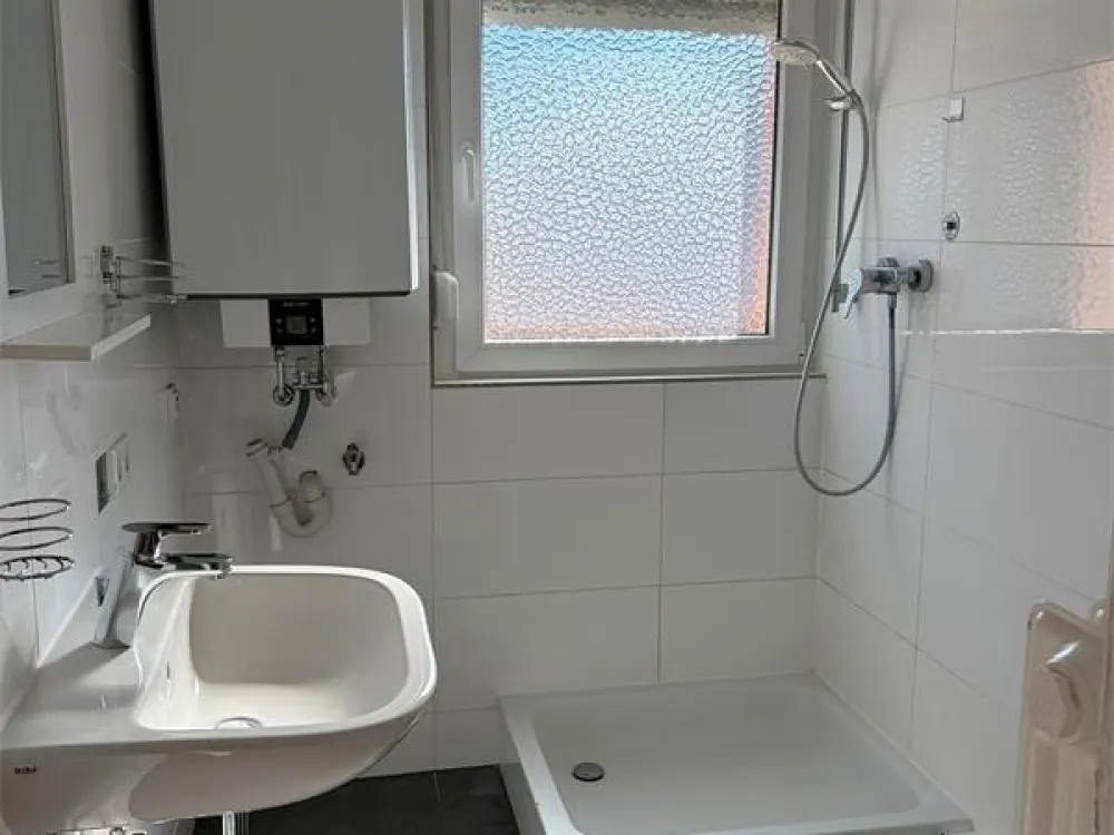 Helle, renovierte 2-Zimmer-Wohnung nahe dem S-Bahnhof