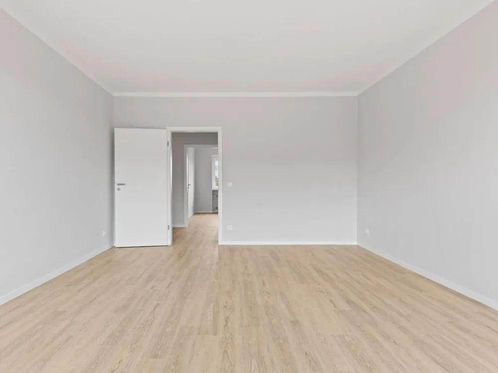 2-Zimmer-Wohnung, Balkon, Bad mit Fenster und Tiefgaragenstellplatz in Hamburg-Barmbek