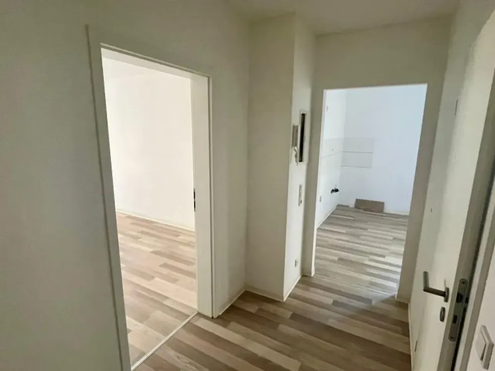 *ERDGESCHOSS WOHNUNG * renovierte 2 ZKB * Tageslichtbad mit Badewanne* Saarbrücken BURBACH