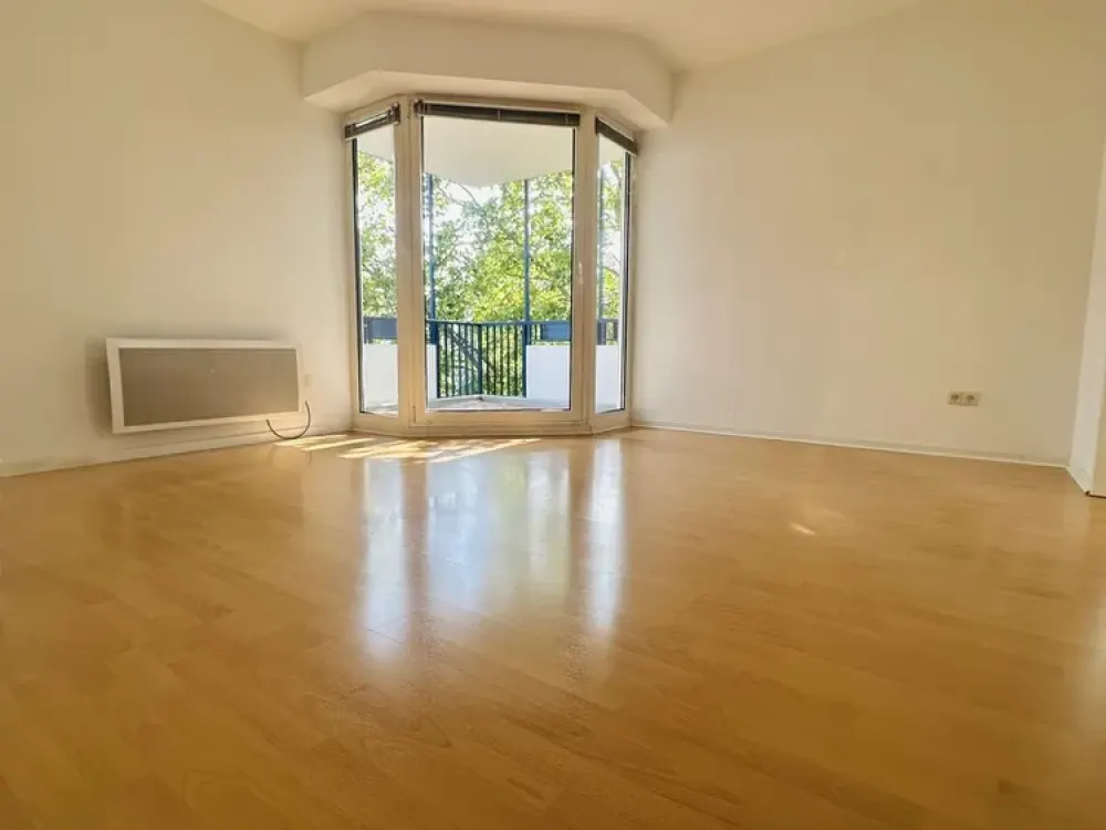 Elevator, fitted kitchen, balcony, modern heating