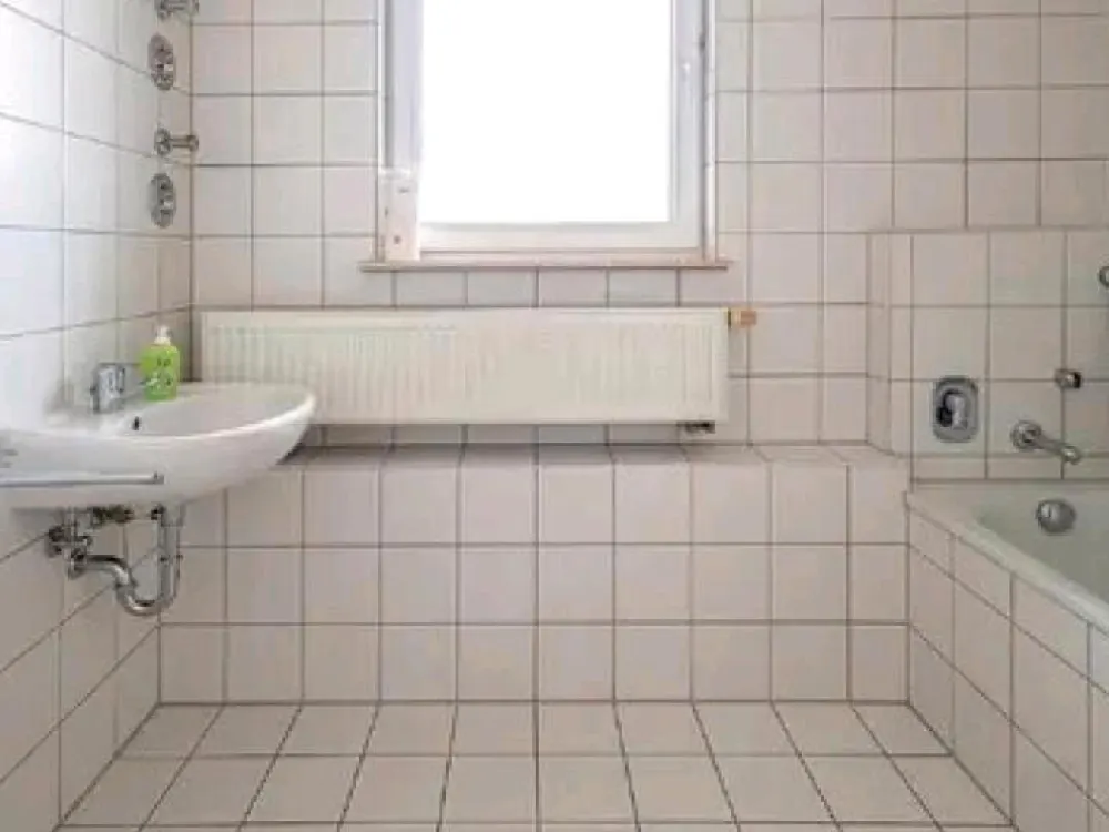 Dachgeschosswohnung am großen Garten /Terrasse/ Lift /Tiefgarage