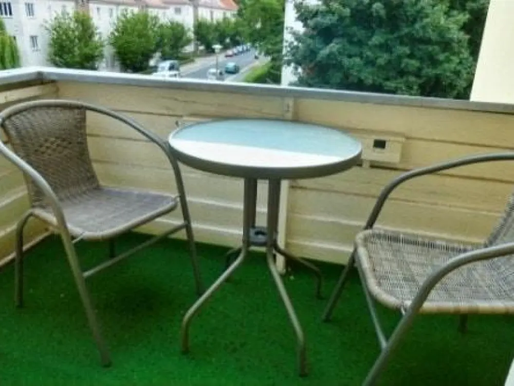 ruhige und helle 2-Zimmer-Whg. mit Balkon!!