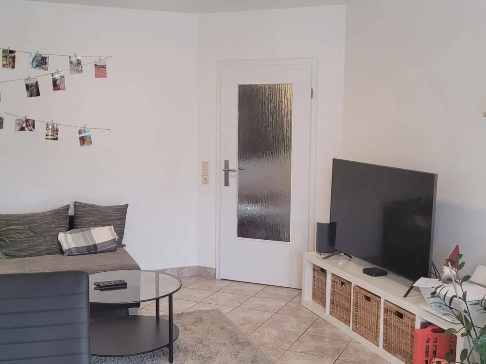 Sbr.-Rotenbühl * top residential location * near university * 3 rooms, kitchen, bathroom * approx. 80 sqm * balcony * fitted kitchen