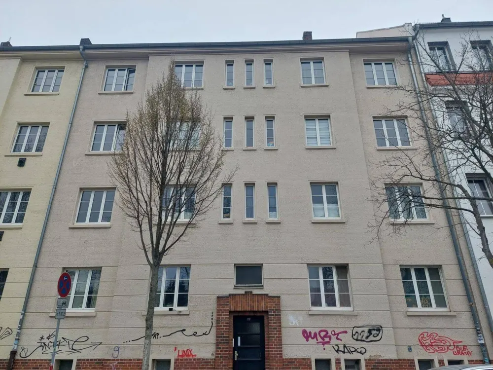 Kleine gemütliche 2 Zimmerwohnung mit Balkon und Wannenbad