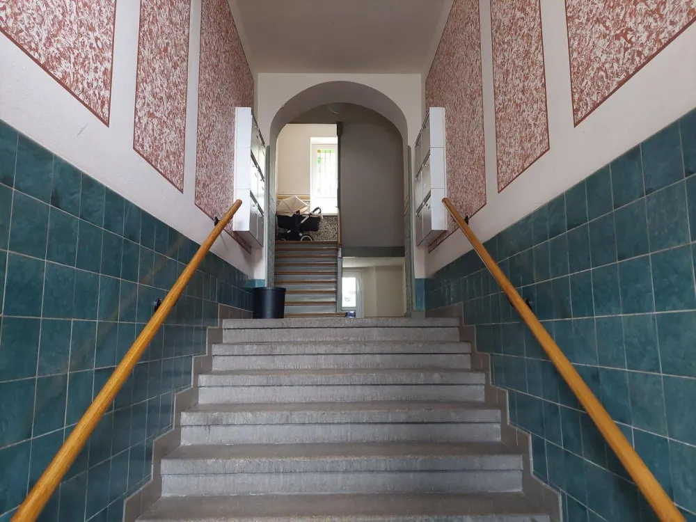 Kleine gemütliche 2 Zimmerwohnung mit Balkon und Wannenbad