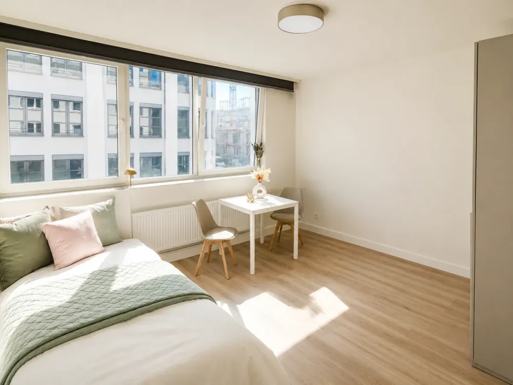 Zentrale, vollmöblierte und sanierte Wohnung mit separater Küche