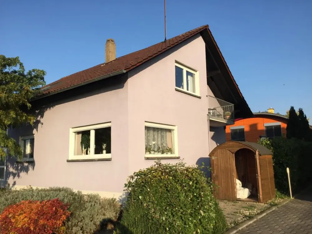 Practical 3.5-Room Attic Apartment in Karlsdorf-Neuthard
