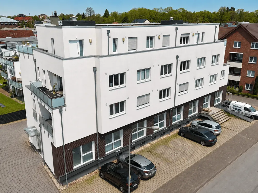 Bright 2-Room Apartment with Balcony, Fitted Kitchen & Modern Features