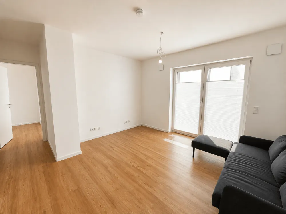 Bright 2-Room Apartment with Balcony, Fitted Kitchen & Modern Features