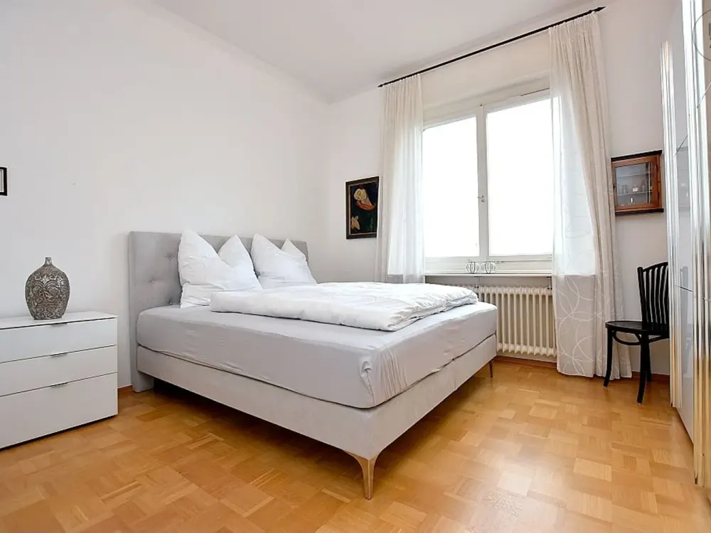 Wunderschöner Altbau mit tollem Blick über die Stadt in Stuttgart Mitte