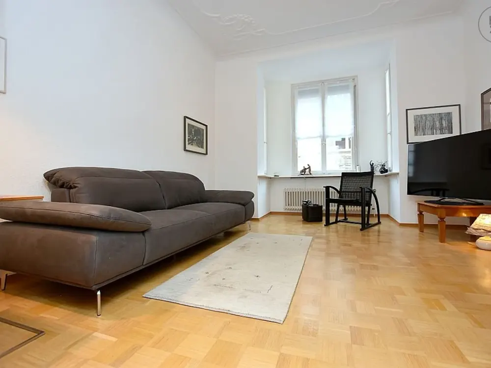 Wunderschöner Altbau mit tollem Blick über die Stadt in Stuttgart Mitte