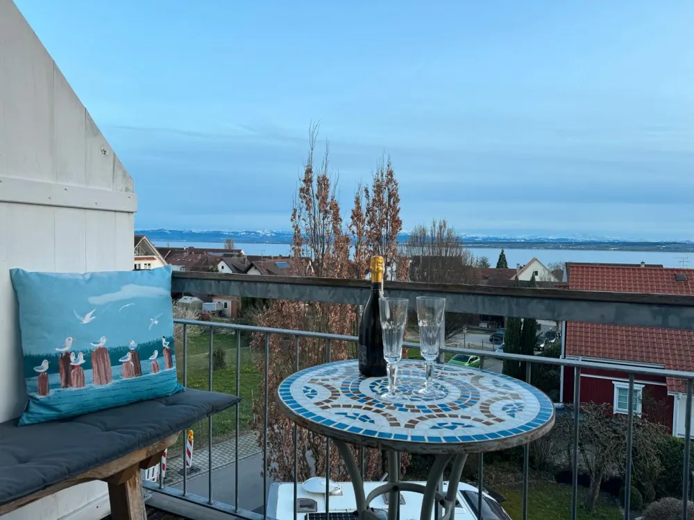 Fully Furnished 2-Room Apartment with Lake View