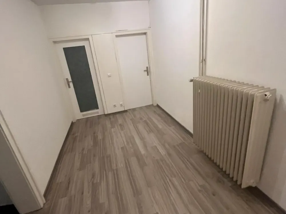 Spacious 2-Room Apartment for Students and Shared Flat in the Basement