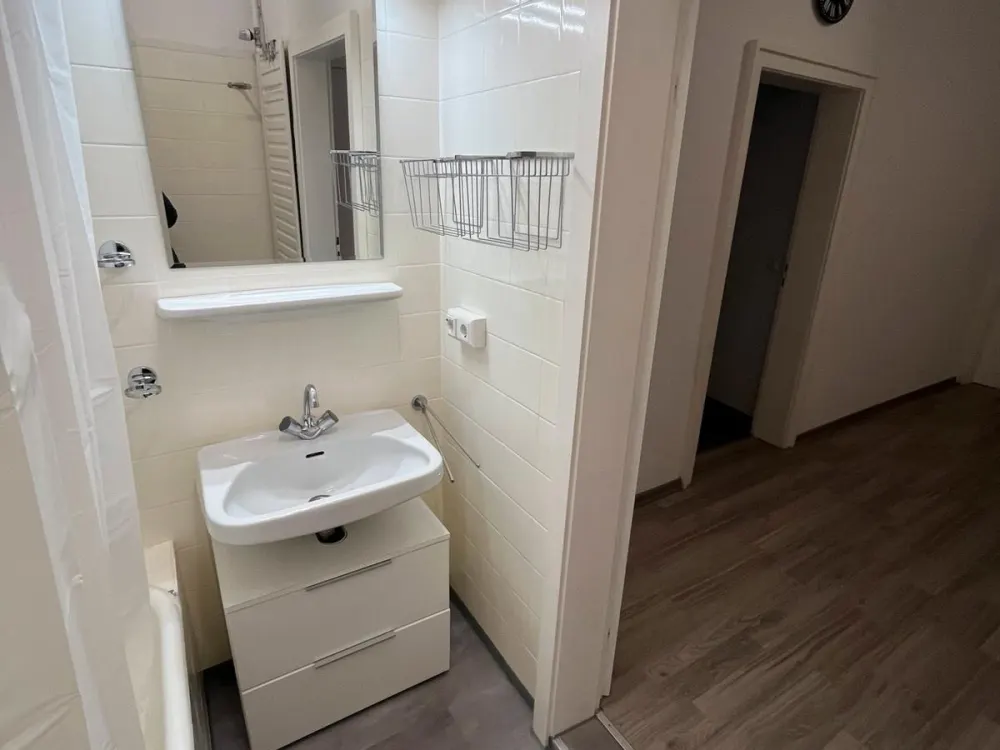 Spacious 2-Room Apartment for Students and Shared Flat in the Basement