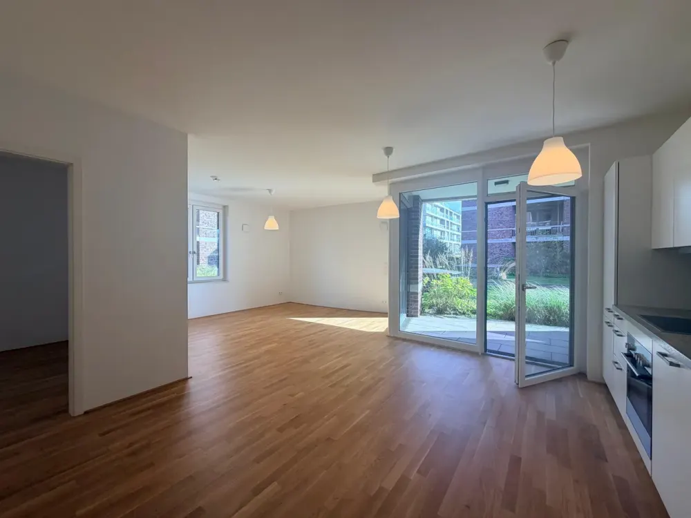 Exclusive 2-Room Apartment Directly at Waller Sand!
