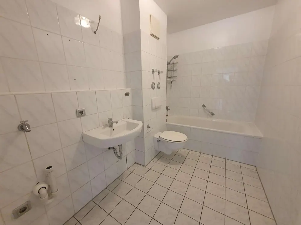 Gepflegte 2-Zimmerwohnung mit Balkon und TG-Stellplatz in Schwanstetten