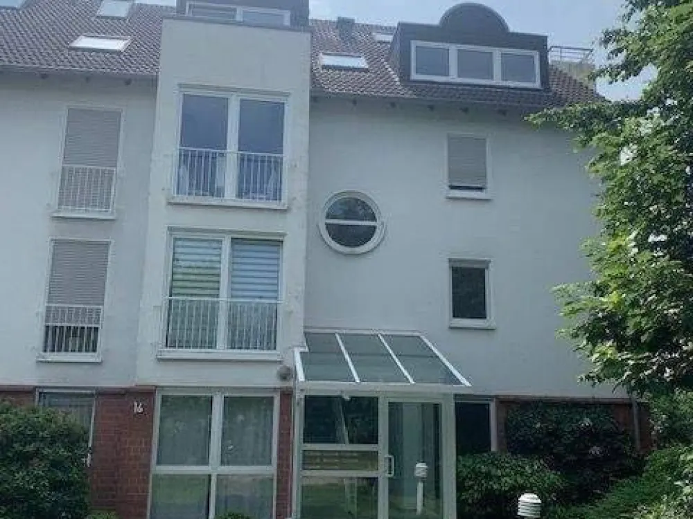 Gepflegte 2 Zimmer Komfort Wohnung mit Balkon & TG-Stellplatz in Lörick!