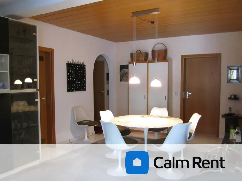 Ruhige 4-Zimmer-Wohnung mit zwei Loggien