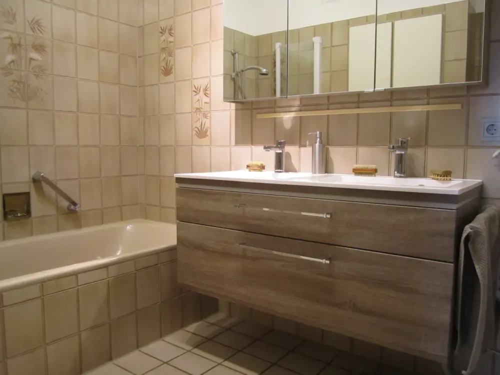 Ruhige 4-Zimmer-Wohnung mit zwei Loggien