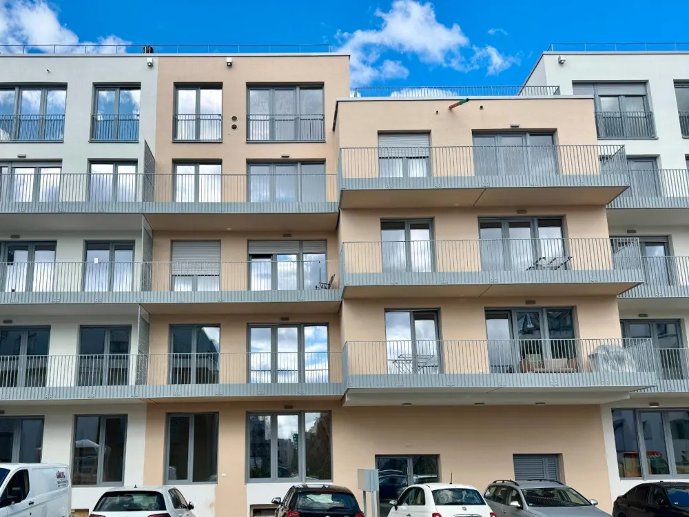 2,5 Zimmerwohnung mit Einbauküche und 2 Balkonen