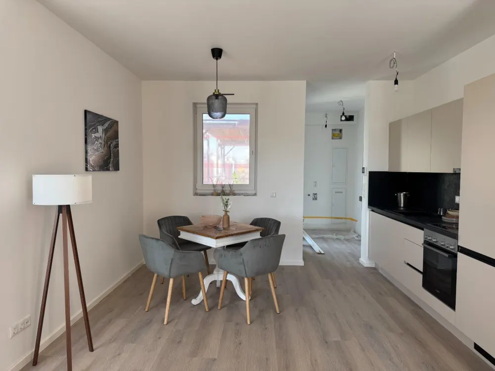 2,5 Zimmerwohnung mit Einbauküche und 2 Balkonen