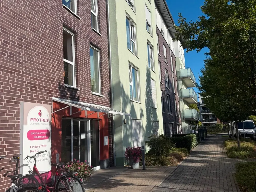 2-Zimmer-Wohnung mit ca. 30 m² Dachterrasse, Aufzug & Tiefgarage
