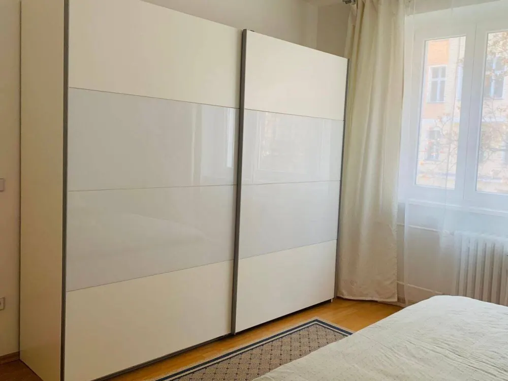 helle gepflegt möblierte Wohnung mit Balkon Nähe Hbf ab sofort zum vermieten