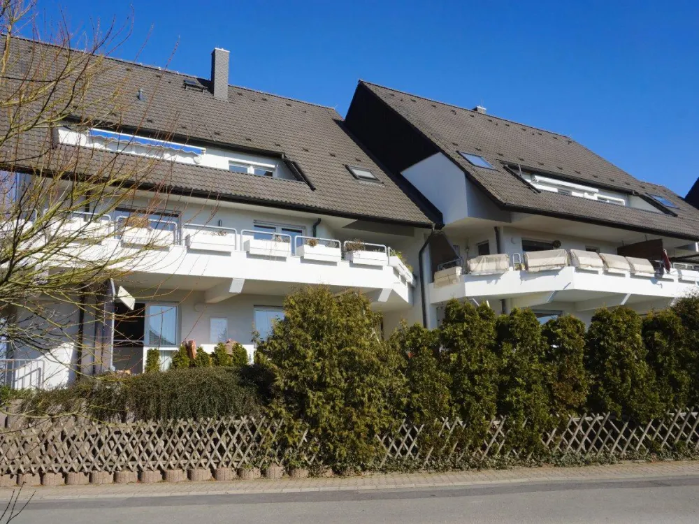 HERE YOU LIKE TO COME HOME! 3-room apartment with balcony and garage on the outskirts of Erfurt