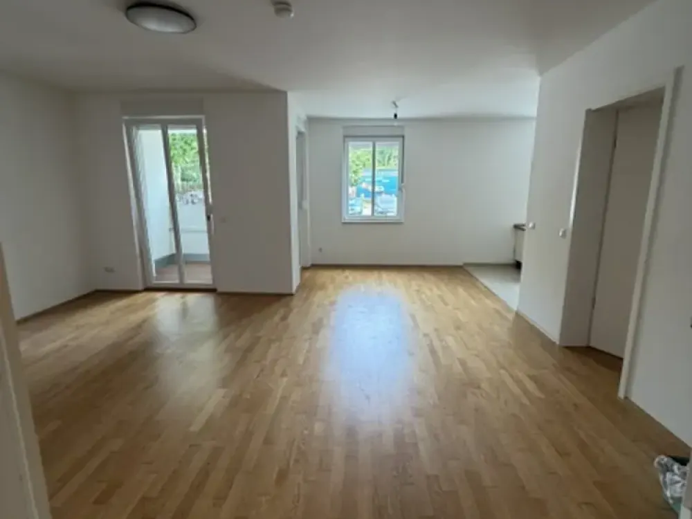 NEU modernisierte 2,5-Zimmer-Wohnung mit Einbauküche und Terrasse