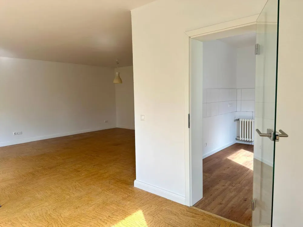 Sunny Apartment with Large Terrace, Swimming Pool, Sauna Directly on the Fulda