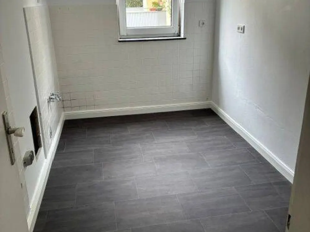 Freundliche, zentrale Wohnung (3-Zimmer,Küche,Bad) mit Balkon im Vorderen Westen