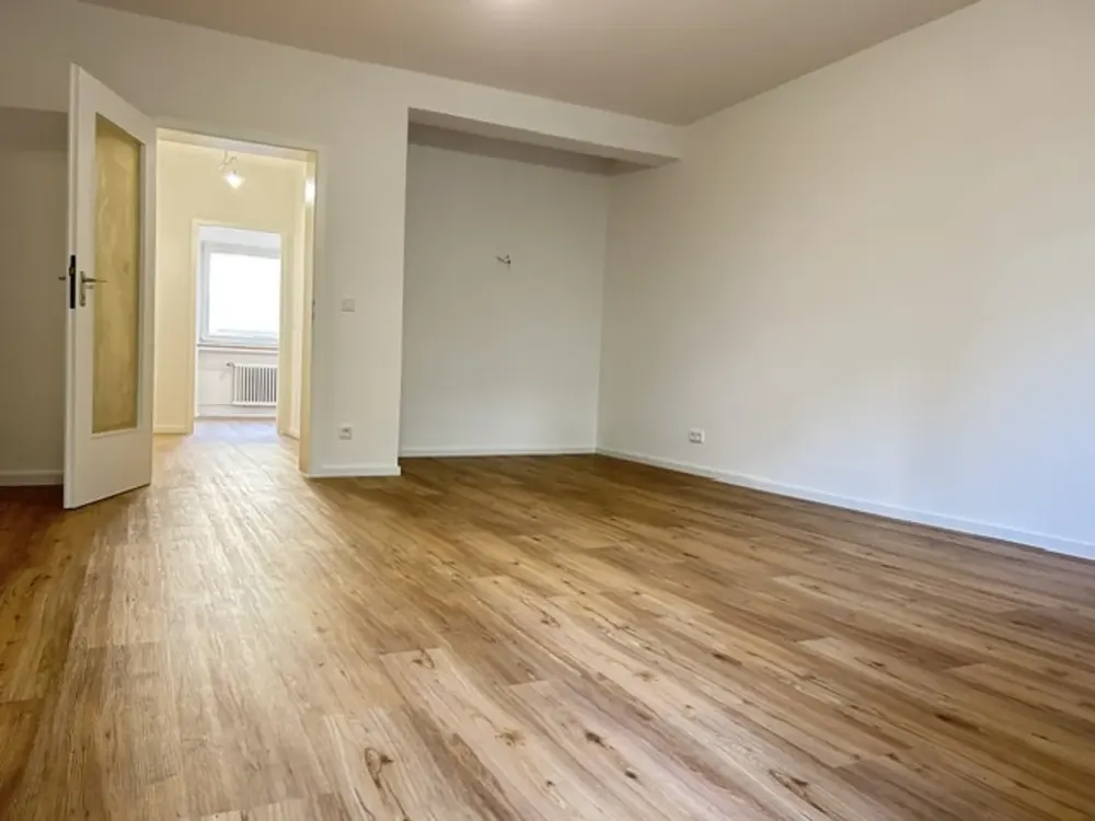 Erstbezug nach Sanierung: Großzügiges Appartment mit Balkon und separater Küche