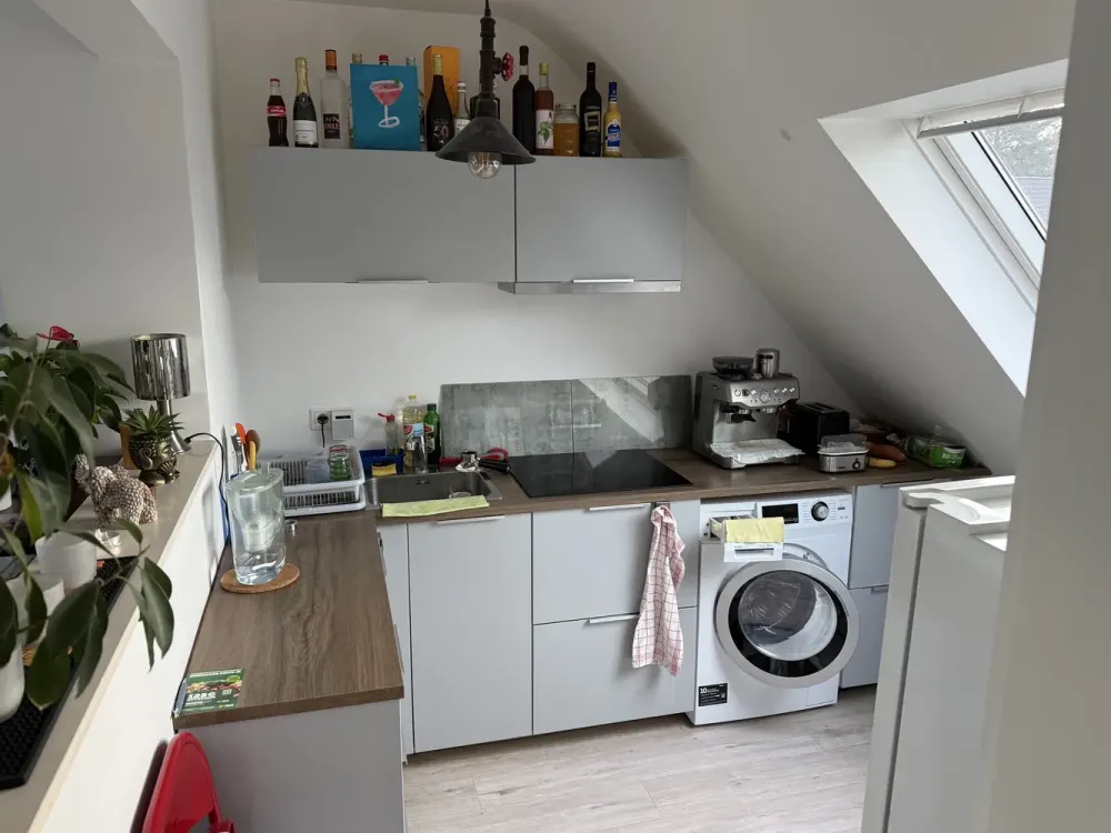 kleine, helle 2-Zimmer Dachgeschosswohnung in Düsseldorf, Eller