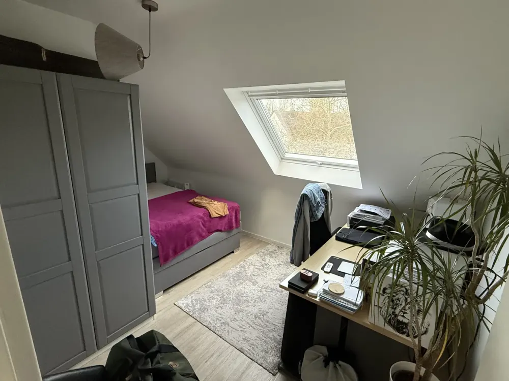 kleine, helle 2-Zimmer Dachgeschosswohnung in Düsseldorf, Eller