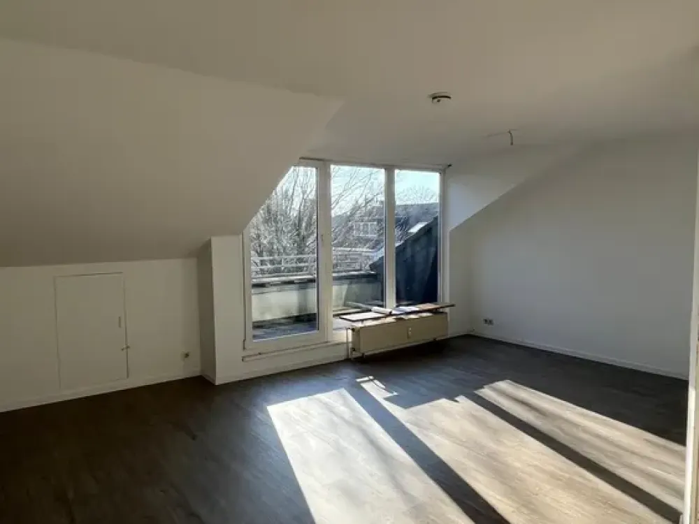 Schöne Dachgeschosswohnung in ruhiger Lage